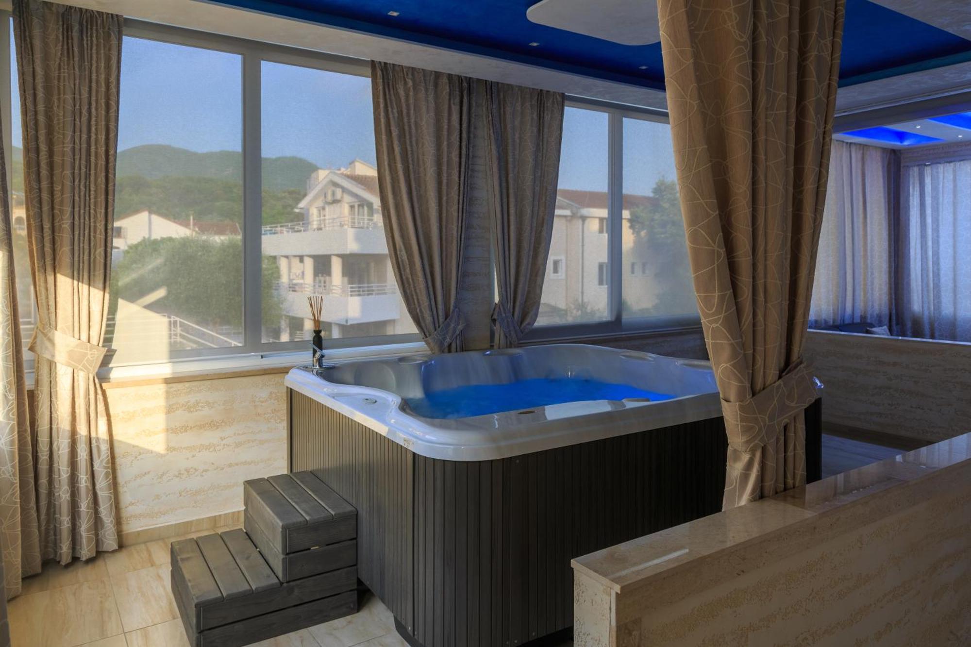 Hotel Maksim Herceg Novi Exterior foto
